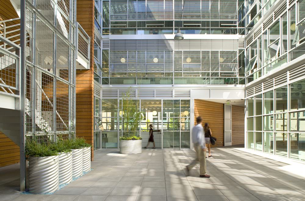 Photo of Terry Thomas courtyard