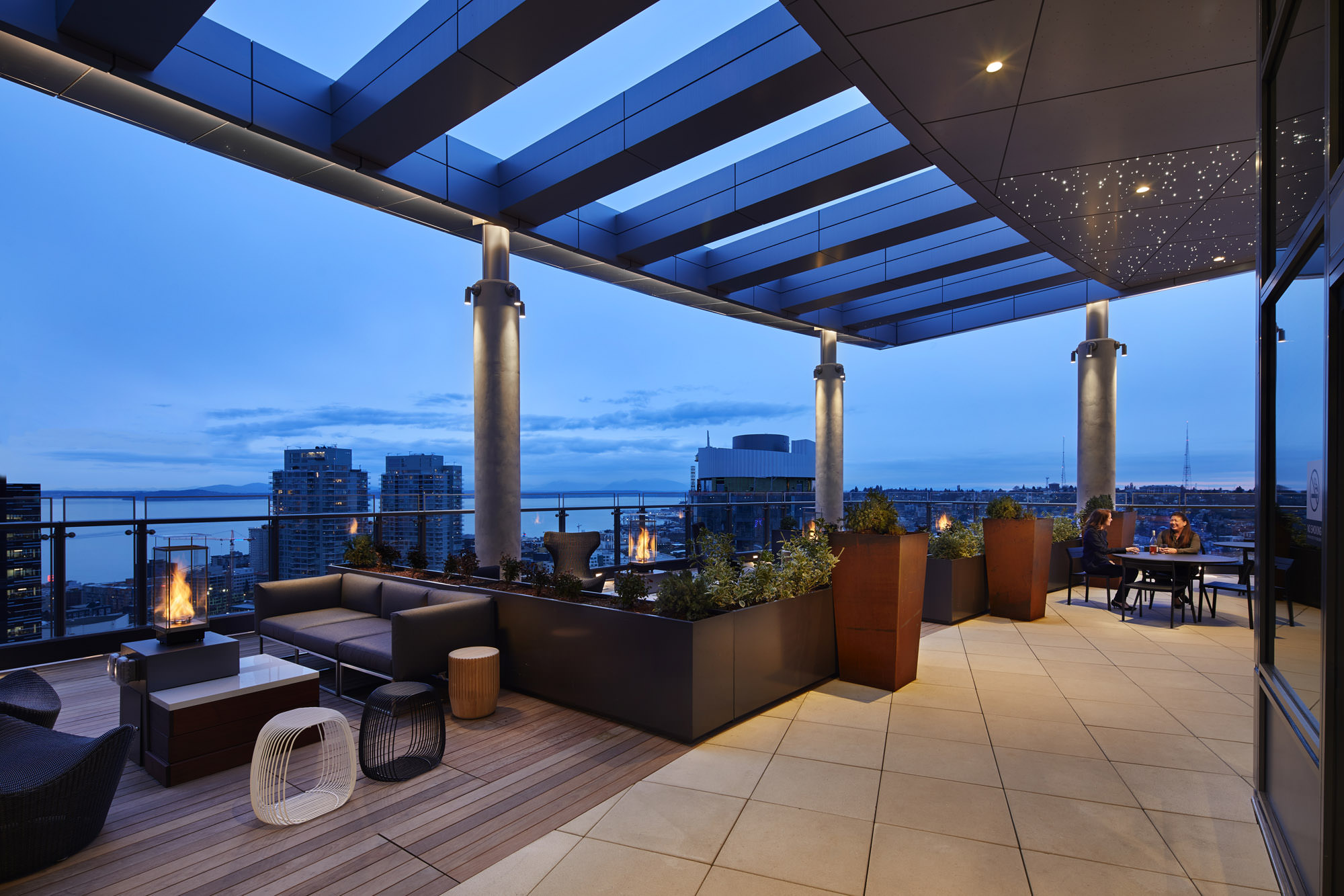 Stratus Roof Deck