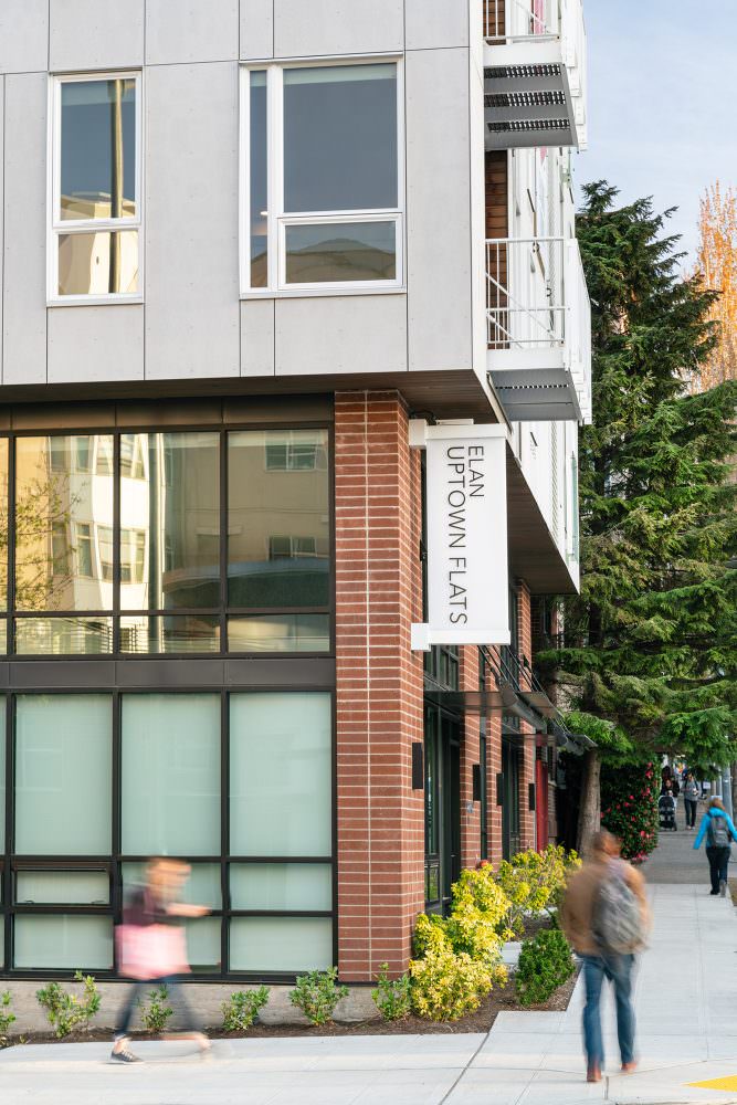 Elan Uptown Flats er Thompson