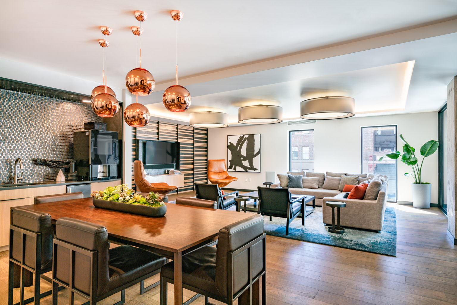 Elan Uptown Flats er Thompson